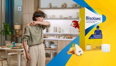 3 szczęśliwe osoby z syropem Mucosolvan na boku